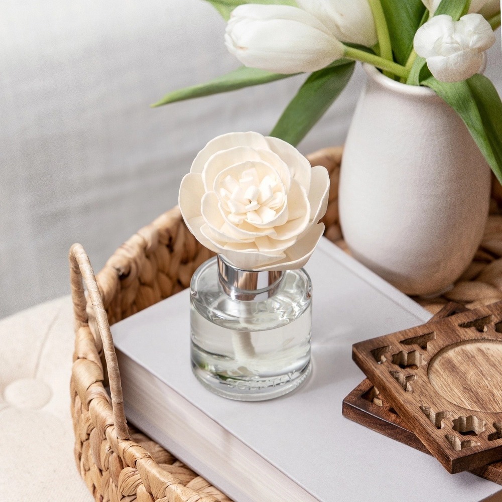 Scentsy Fragrance Flower Luna Scent Handcrafted Sola Wood Diffuser New in Box
